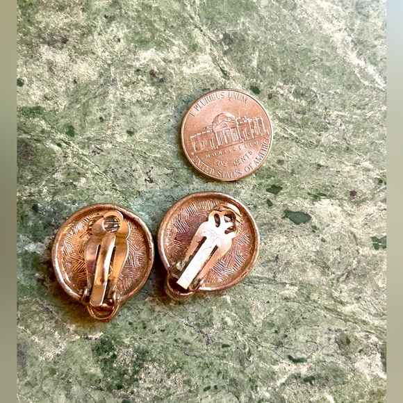 GIVENCHY  Paris New York Vintage 80s Coin Medallion earrings - Picture 8 of 8